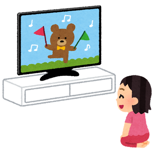 テレビを見る女の子